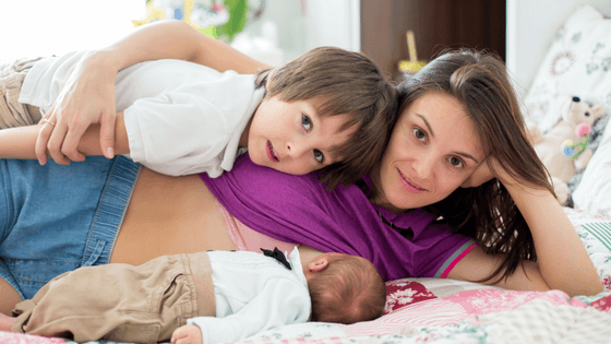 entertain a toddler whilst breastfeeding a newborn